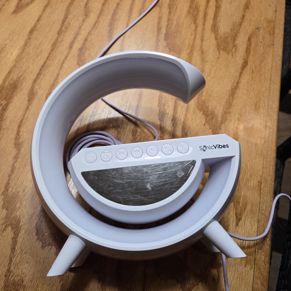 SonicVibes White Phone Charger Light